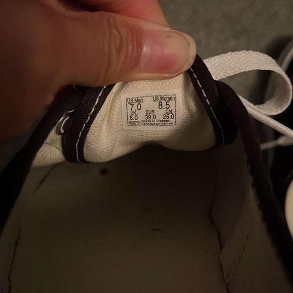 Vans - Picture 2 of 5